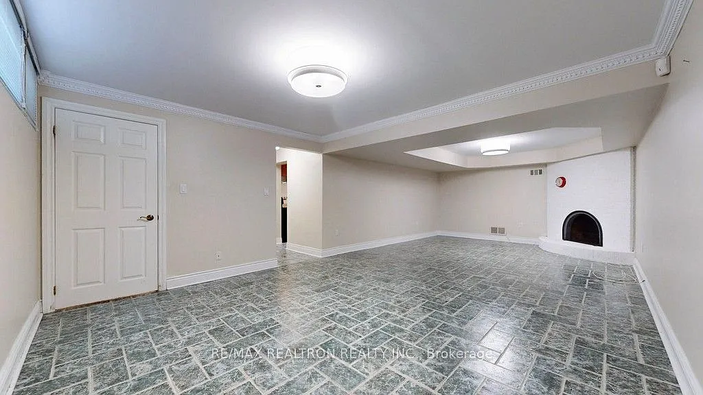 2 bed, $2,000 — Photo 4