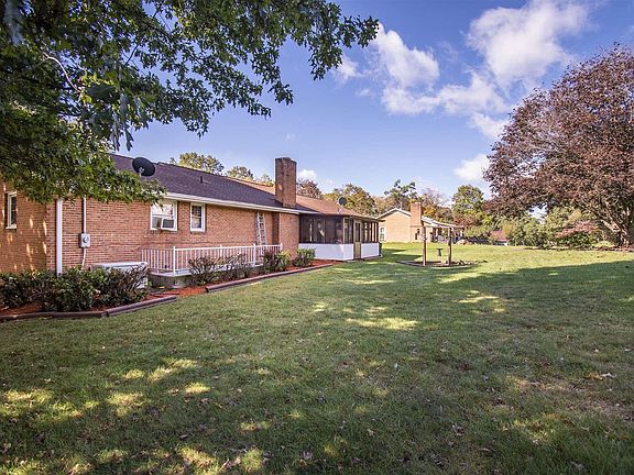 4th image of 400 Grandview Dr