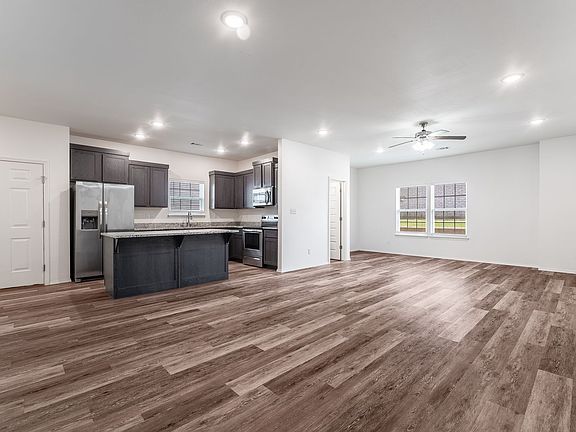 5th image of 4211 1st St W