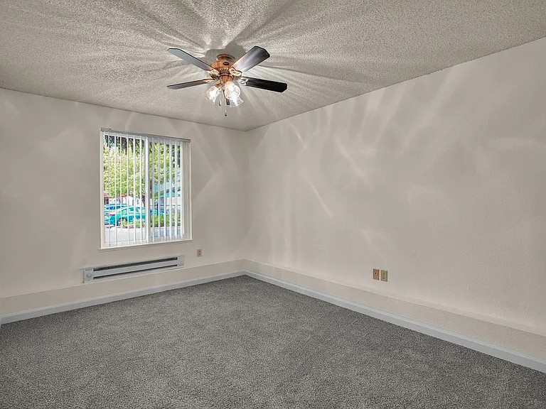 Jamestowne Plaza Apartments — Photo 3