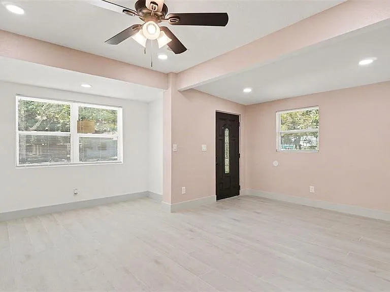 1109 NW 14th Ave — Photo 6
