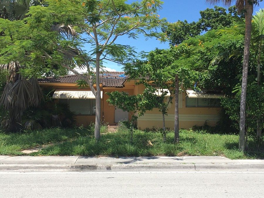 1st image of 1305 NE 135th St