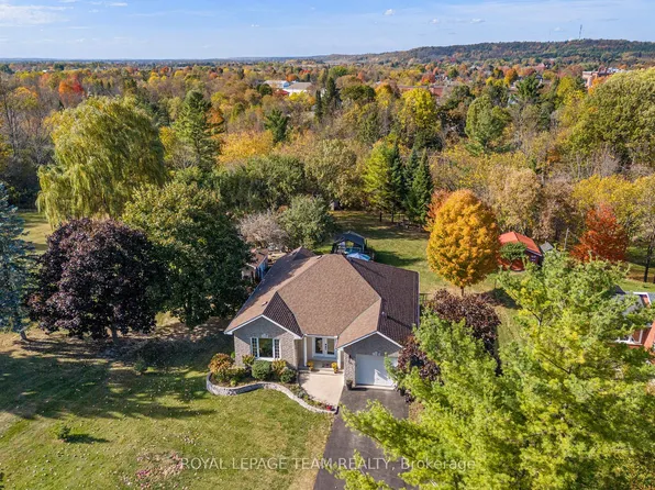 230 Opeongo Rd, Renfrew, ON K7V 2T5