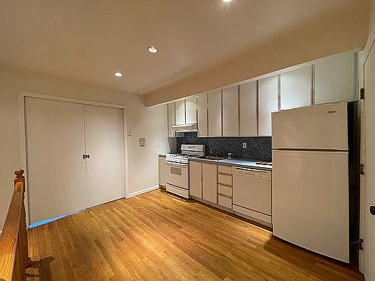 1st image of 207 W 123rd St #G