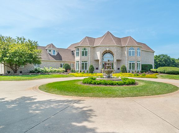 3rd image of 24905 W Pine Cone Ln