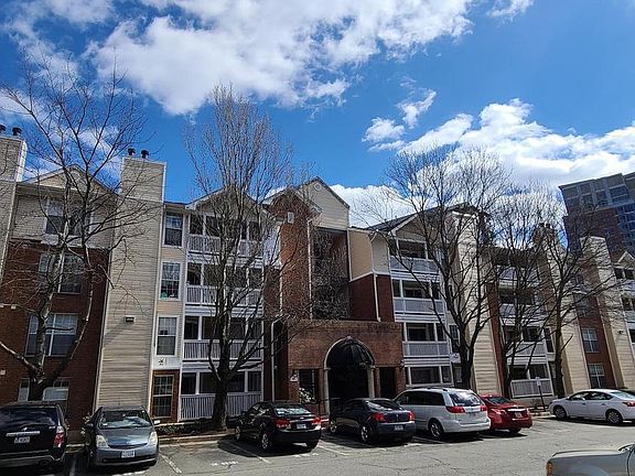 2nd image of 1511 Lincoln Way APT 204