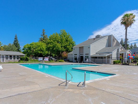 2nd image of 4215 Palm Ave #228