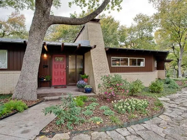 1035 Tranquilla Dr — Photo 2
