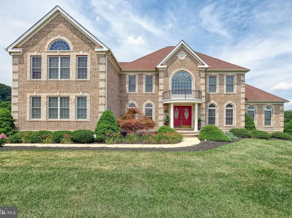2610 Garstlynn Ct, New Windsor, MD 21776