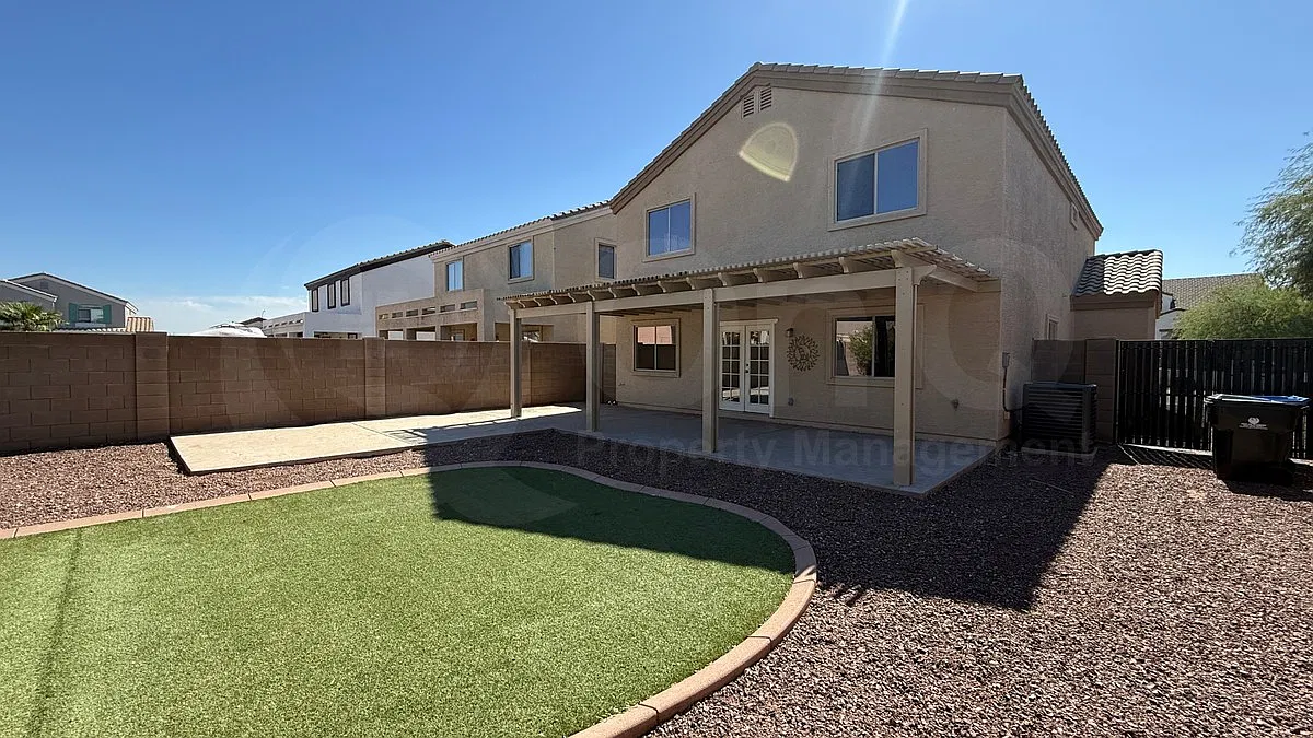 4 bed, 3.0 bath, 2221 sqft, $2,599 — Photo 4