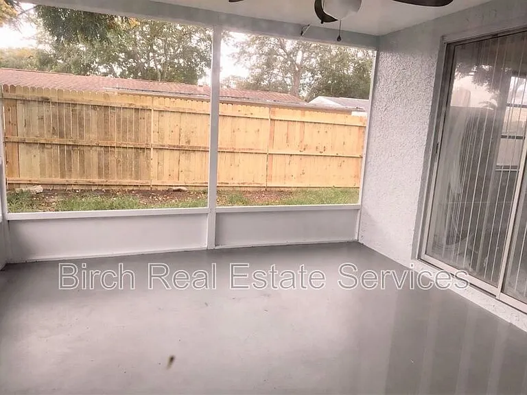 5304 Penguin Dr — Photo 14