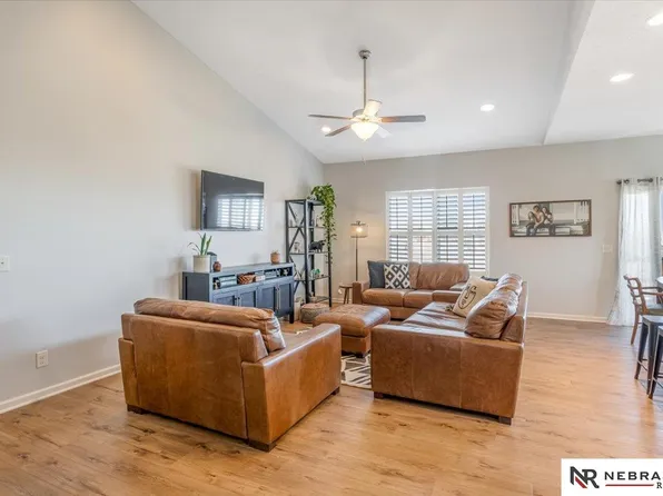 17030 Colleen Ln, Gretna, NE 68028