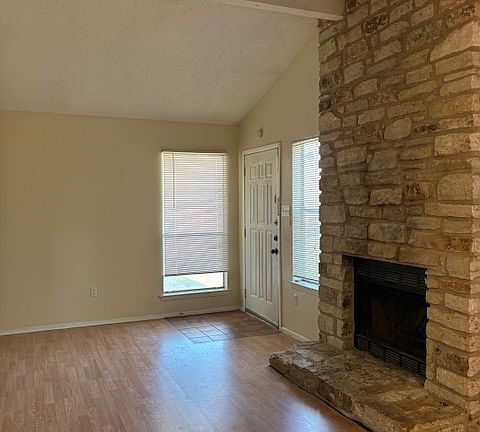 3rd image of 1009 Country Aire Dr #A