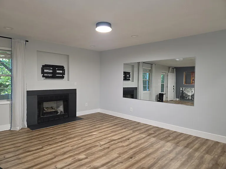 319 Silverberry Ct — Photo 3