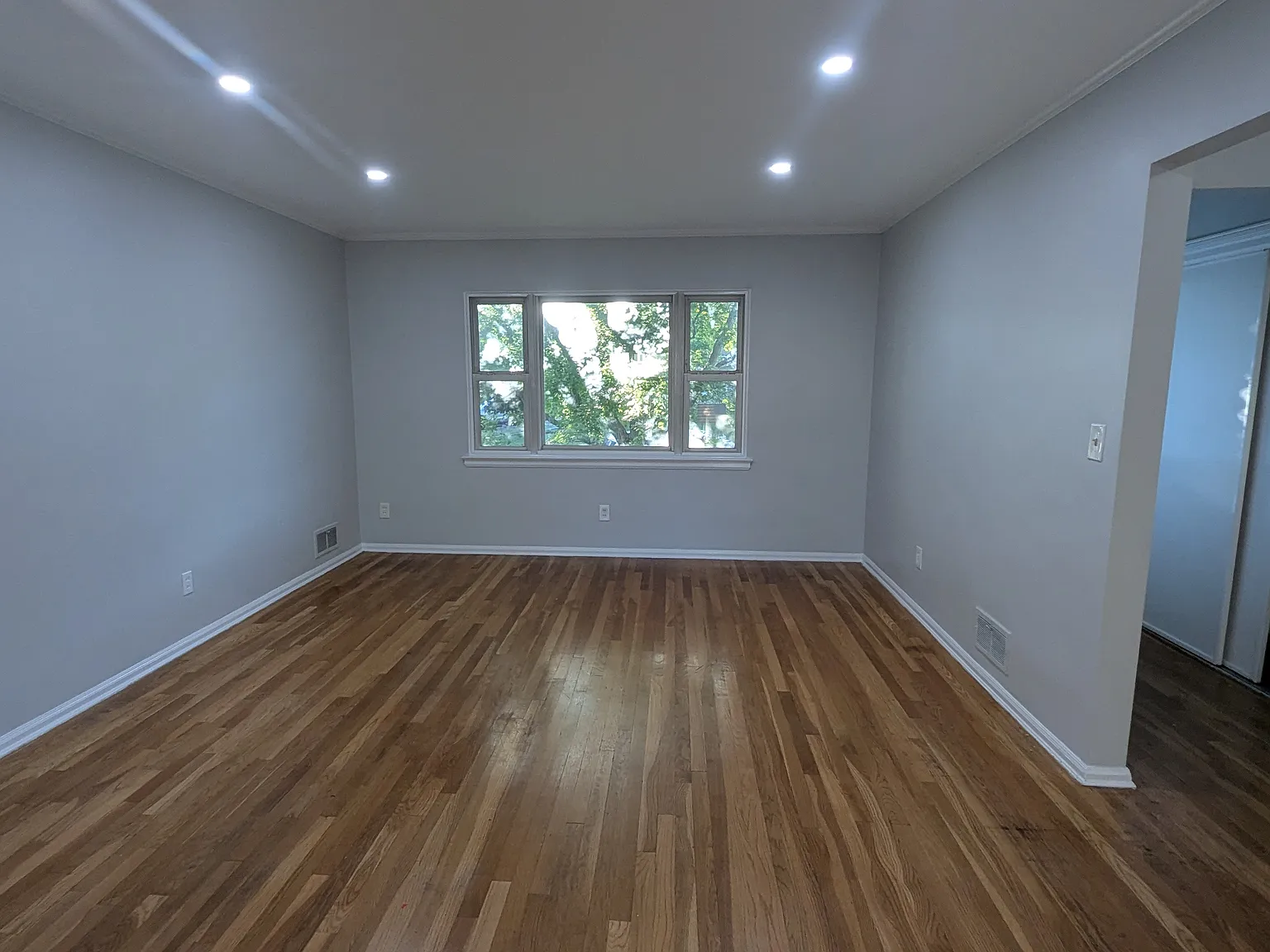 3 bed, 1676 sqft, $4,000 — Photo 3