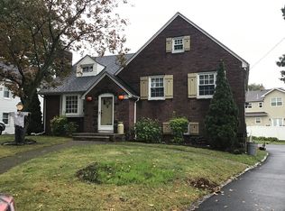 422 Whitewood Rd, Union, NJ 07083