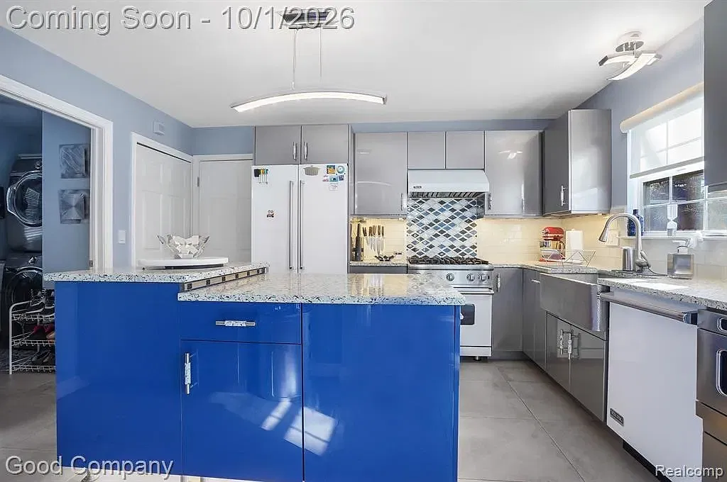 3 bed, 2.5 bath, 1818 sqft, $3,500 — Photo 3