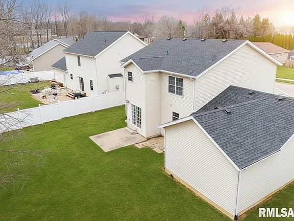 3rd image of 106 Stonewood Dr