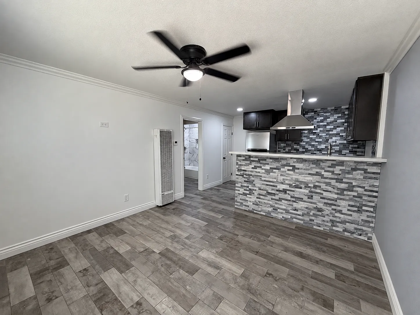 1327 W Stoneridge Ct — Photo 2
