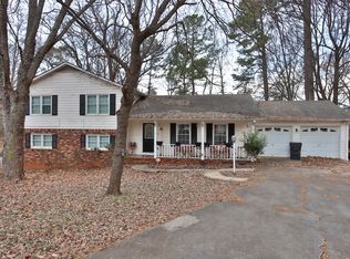 496 Buttercup Trl, Lawrenceville, GA 30046