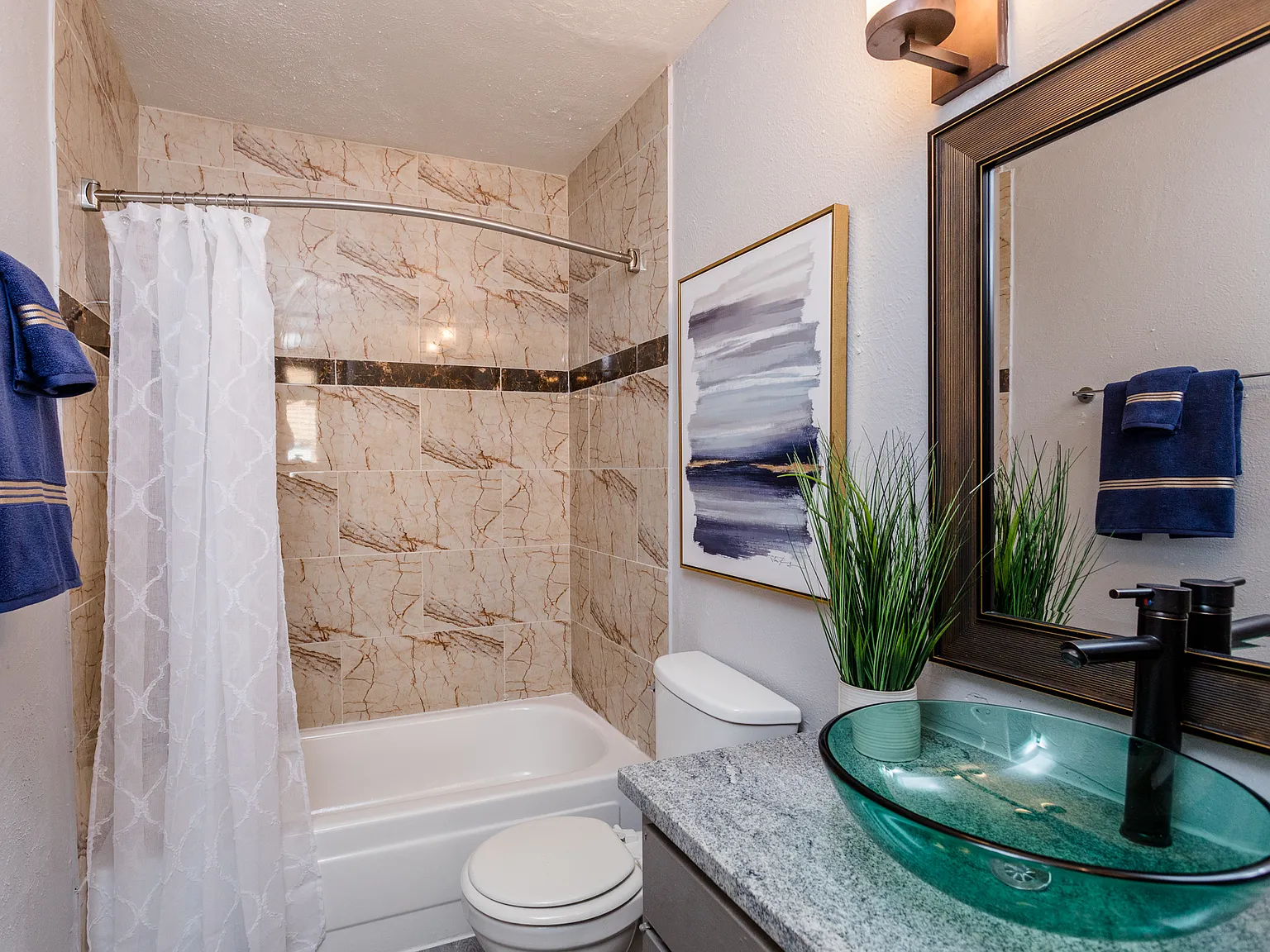 Red Pines Apartments — Photo 4