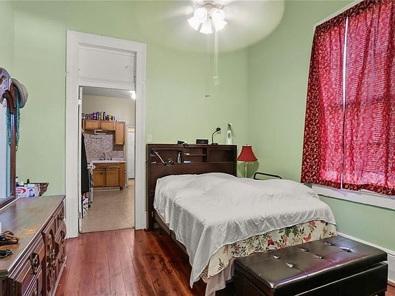 3rd image of 5446-48 Dauphine St
