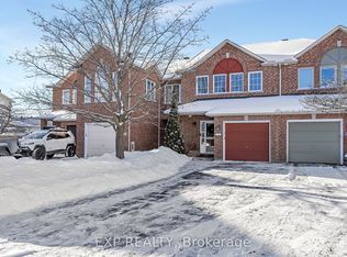 4596 Ogilvie Walk Cres, Ottawa, ON K1J 1G6