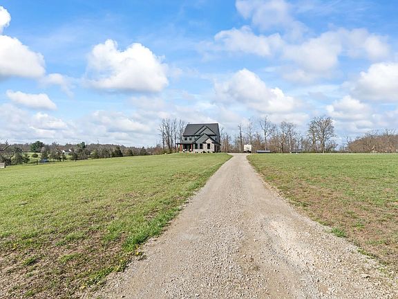 2nd image of 2425 Middleboro Rd