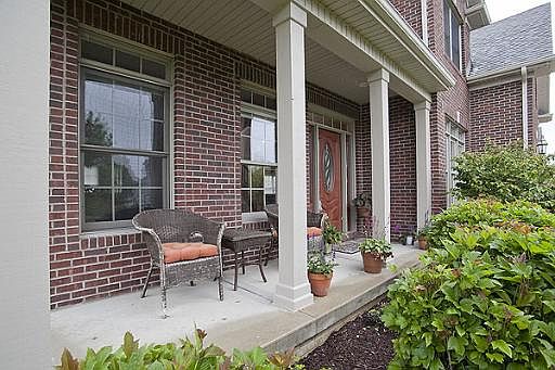 2nd image of 25605 Meadowland Cir