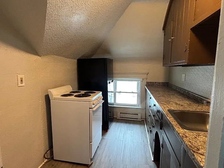 46 Walnut St — Photo 4