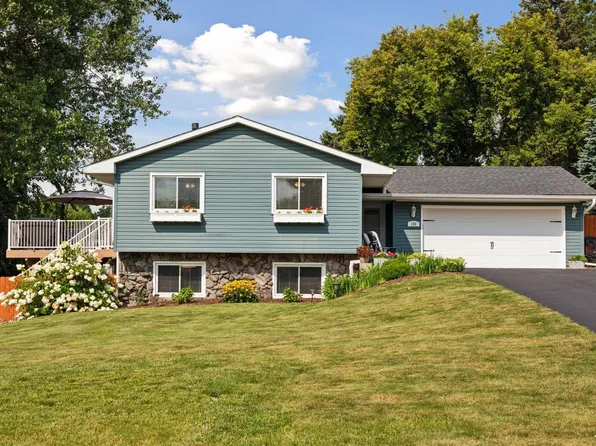 189 Sterling St N, Maplewood, MN 55119