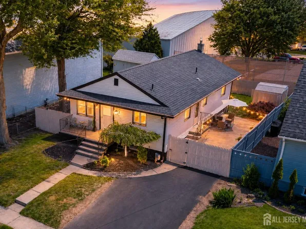 40 Aylin St, Metuchen, NJ 08840