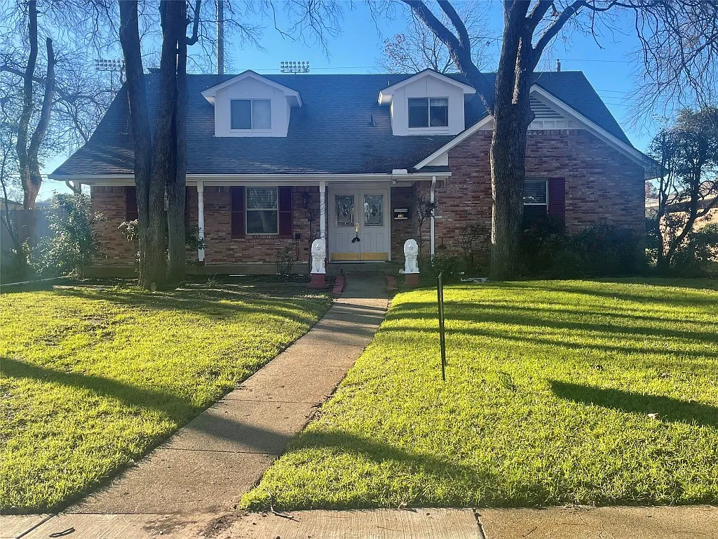 4017 Treeline Dr photo 1