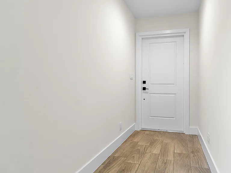 3003 SE Fairmont St — Photo 7