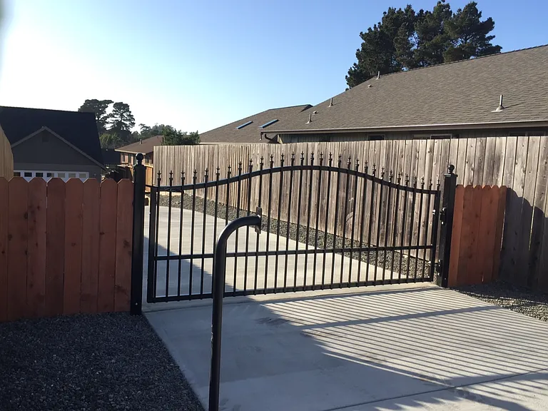 420 Kendall Ct — Photo 8