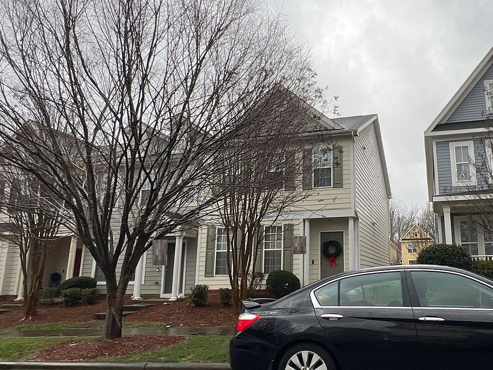 2nd image of 307 Danbury Ct