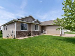 3370 31st St, Marion, IA 52302