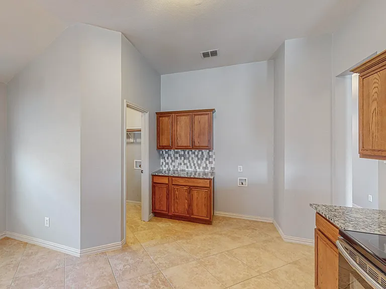 11501 Lauren Way — Photo 24