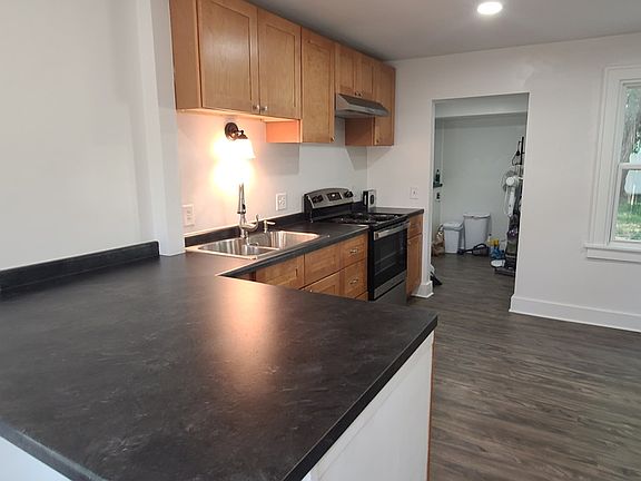 3rd image of 941 Wylie St