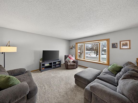 3rd image of 3770 Manorwoods Dr NW