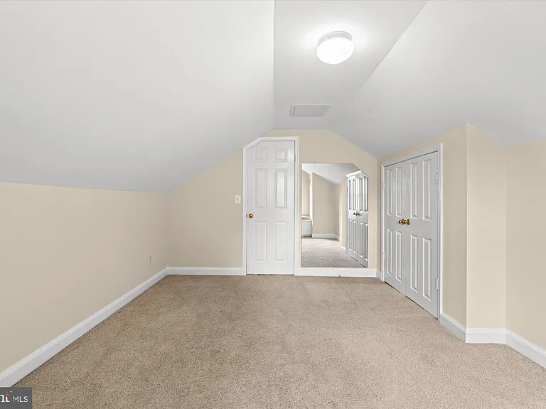 16 E Braddock Rd — Photo 27
