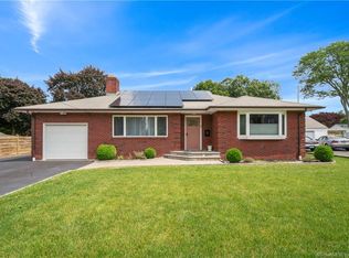 95 Magnolia St, Bridgeport, CT 06610