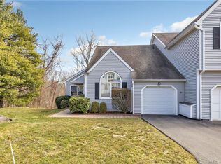 71 Katherine Ct #71, Shelton, CT 06484
