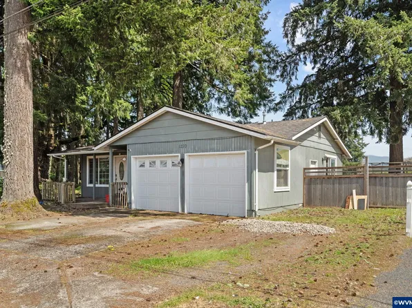 1270 SW 1st Ave, Mill City, OR 97360