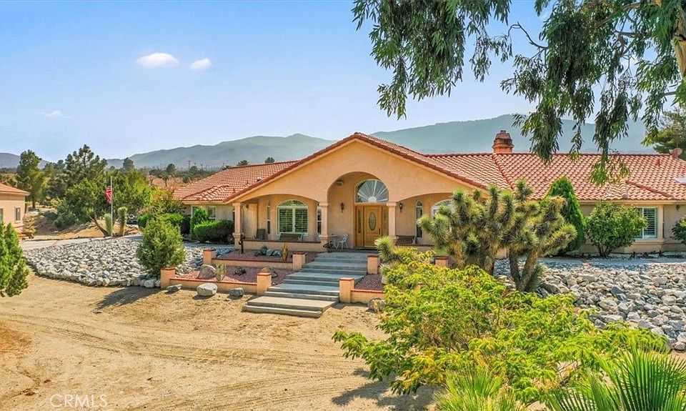 10425 Acorn Rd, Pinon Hills, CA 92372 Zillow