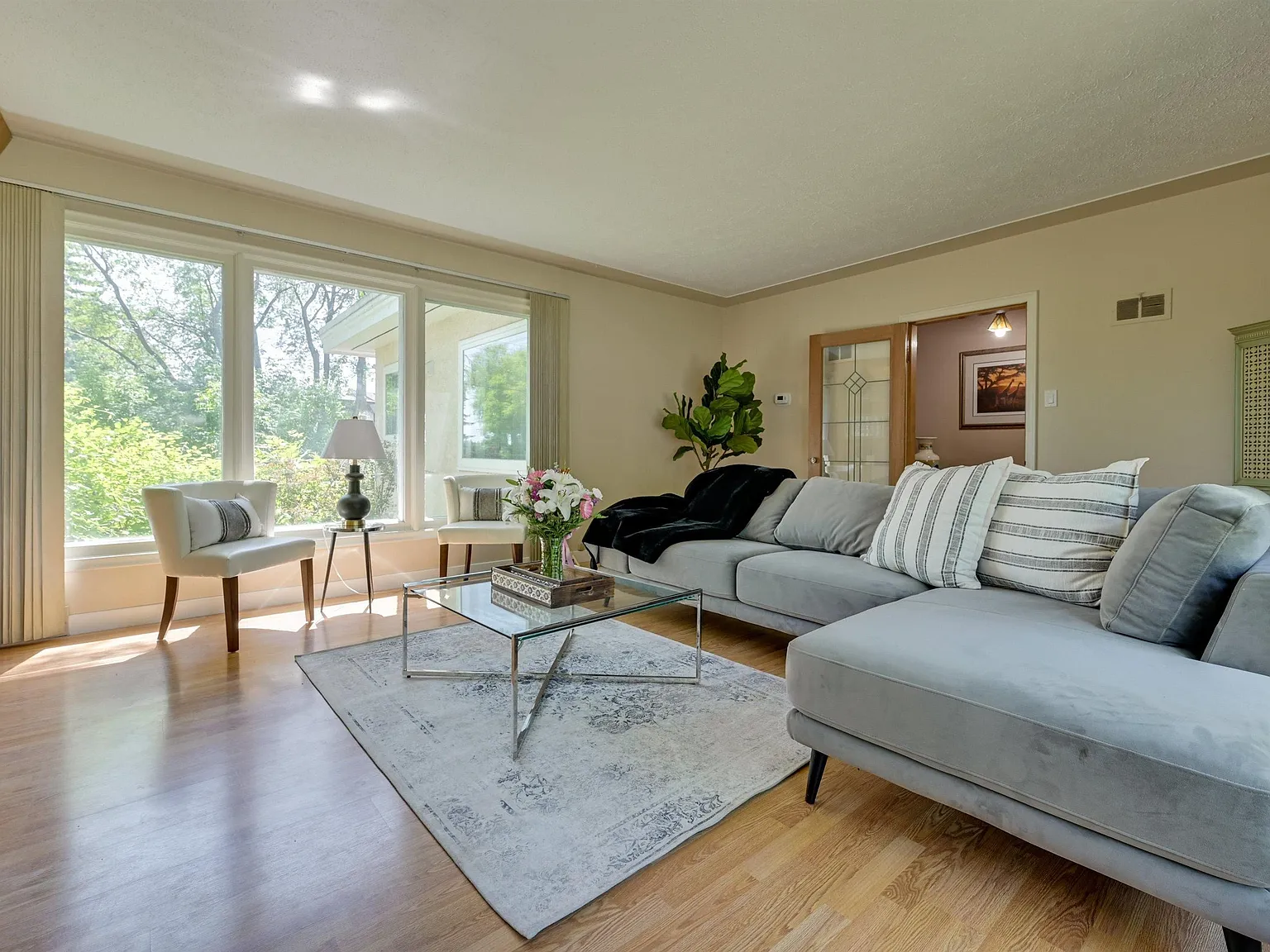 2 bed, 1.5 bath, 1108 sqft, $2,300 — Photo 2