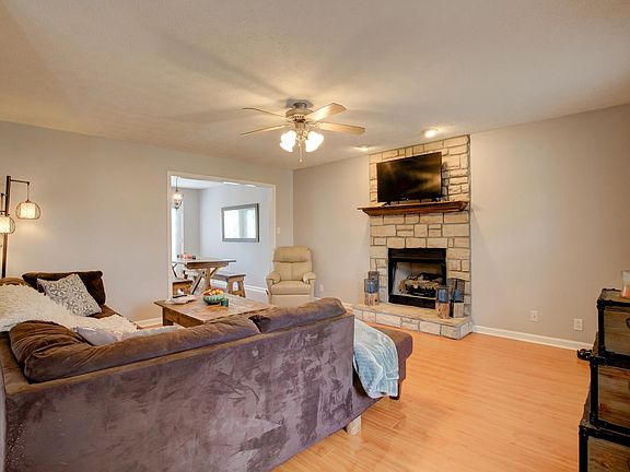 5th image of 1441 Cedar Springs Cir