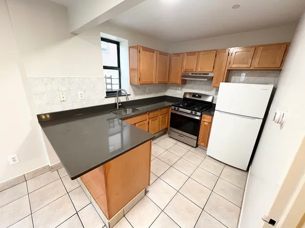 19-54 77th Street image 4 of 27