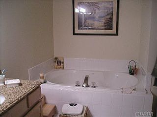 4th image of 5 Gettysburg Dr #2