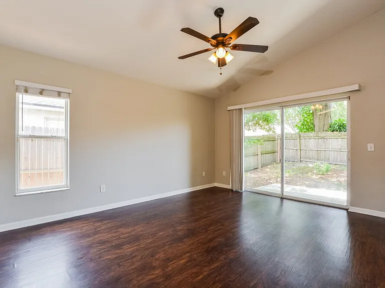 1033 Shale Trail St — Photo 5